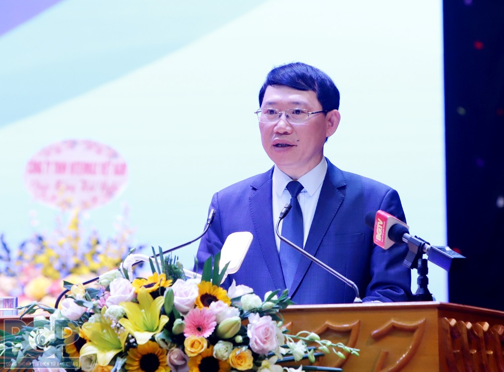 Le Anh Duong-지방인민위원회 위원장의 한국 단체, 기업, 기업가들과의 회의에서 연설