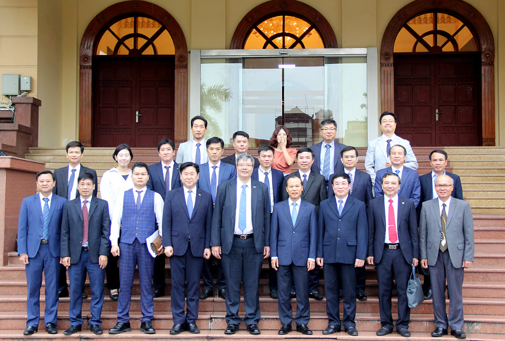 한국-베트남 기업가 및 투자 협회는  Bac Giang에서 일한다