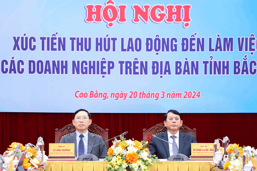 Bac Giang 성 지방의 기업들에게 Cao Bang 성의 노동자들을 끌어들이기 위한 추진 회의